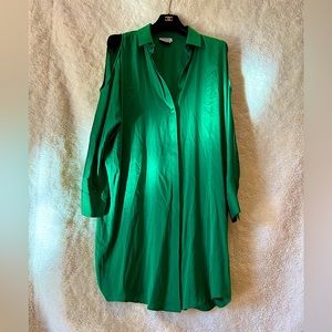 DKNY Green Button Down Cold Shoulder Size: M